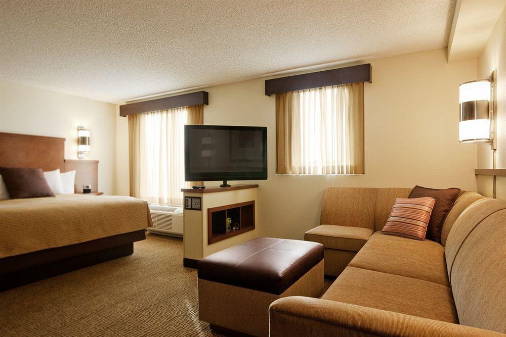 Hyatt Place San Diego-Vista/Carlsbad Экстерьер фото